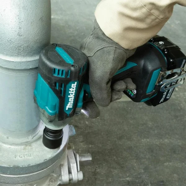 Makita Akku-Schlagschrauber DTW300RTJ, 330Nm, 18V / 5,0 Ah, Mit 2 Akkus, Ladegerät Und Koffer 3